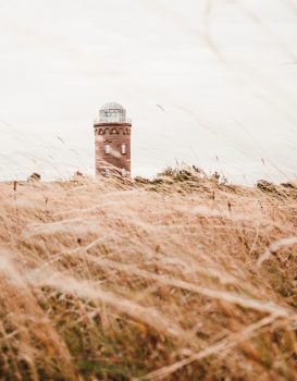Shallow focus photography of a lighthouse
