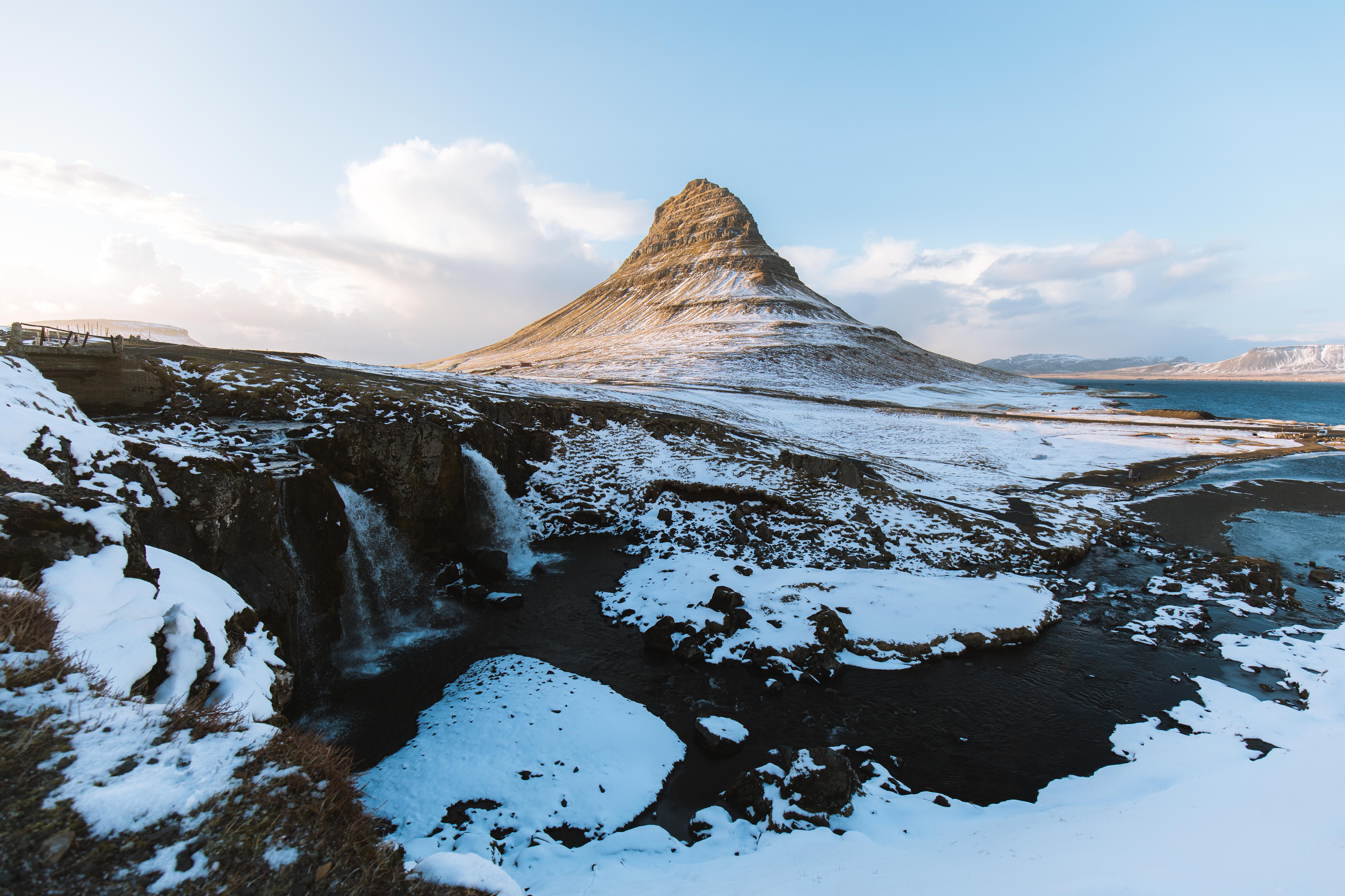 Photo of an Icelandic landscape in winter